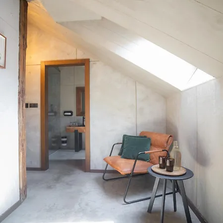 Blue Bell בית הארחה 4*