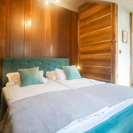 בית הארחה Blue Bell 4*