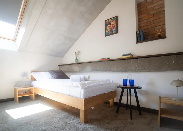 Blue Bell 招待所 4*